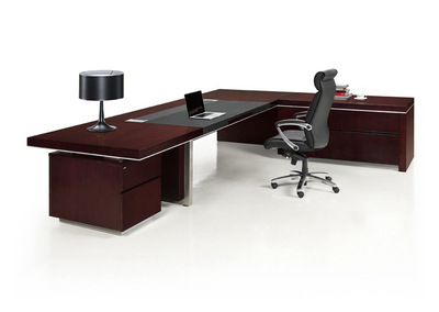 膠版辦公家具批發(fā) 實(shí)木大班臺(tái)的專業(yè)選擇——探訪鄭州華鵬實(shí)業(yè)